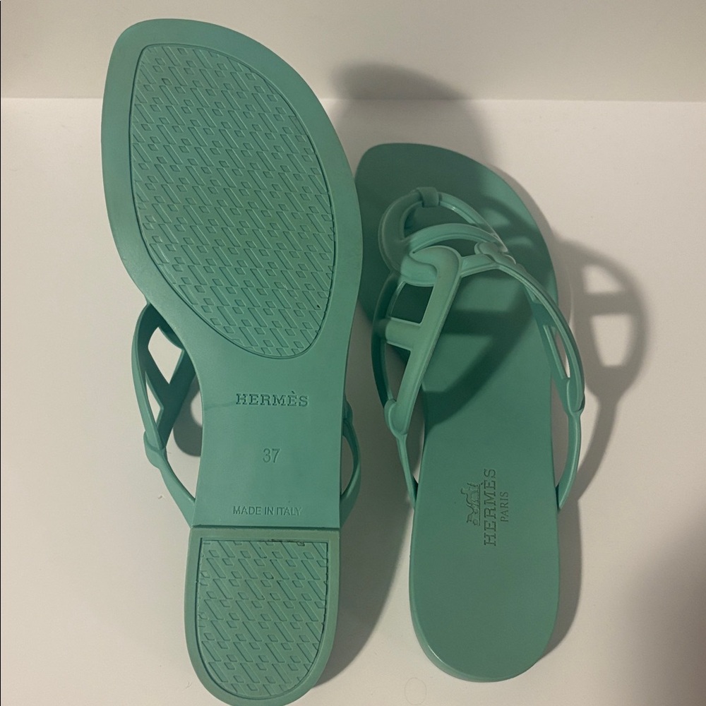 Hermès Egerie Sandals In Mint Green Rubber Size 7 - Picture 9 of 9